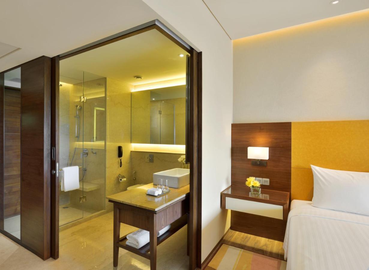 Отель Courtyard By Marriott Raipur Экстерьер фото