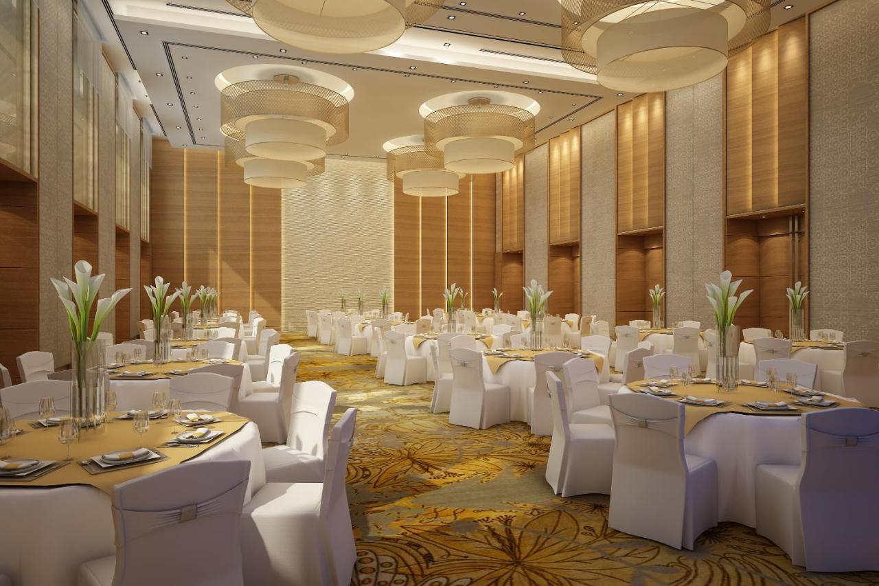 Отель Courtyard By Marriott Raipur Экстерьер фото