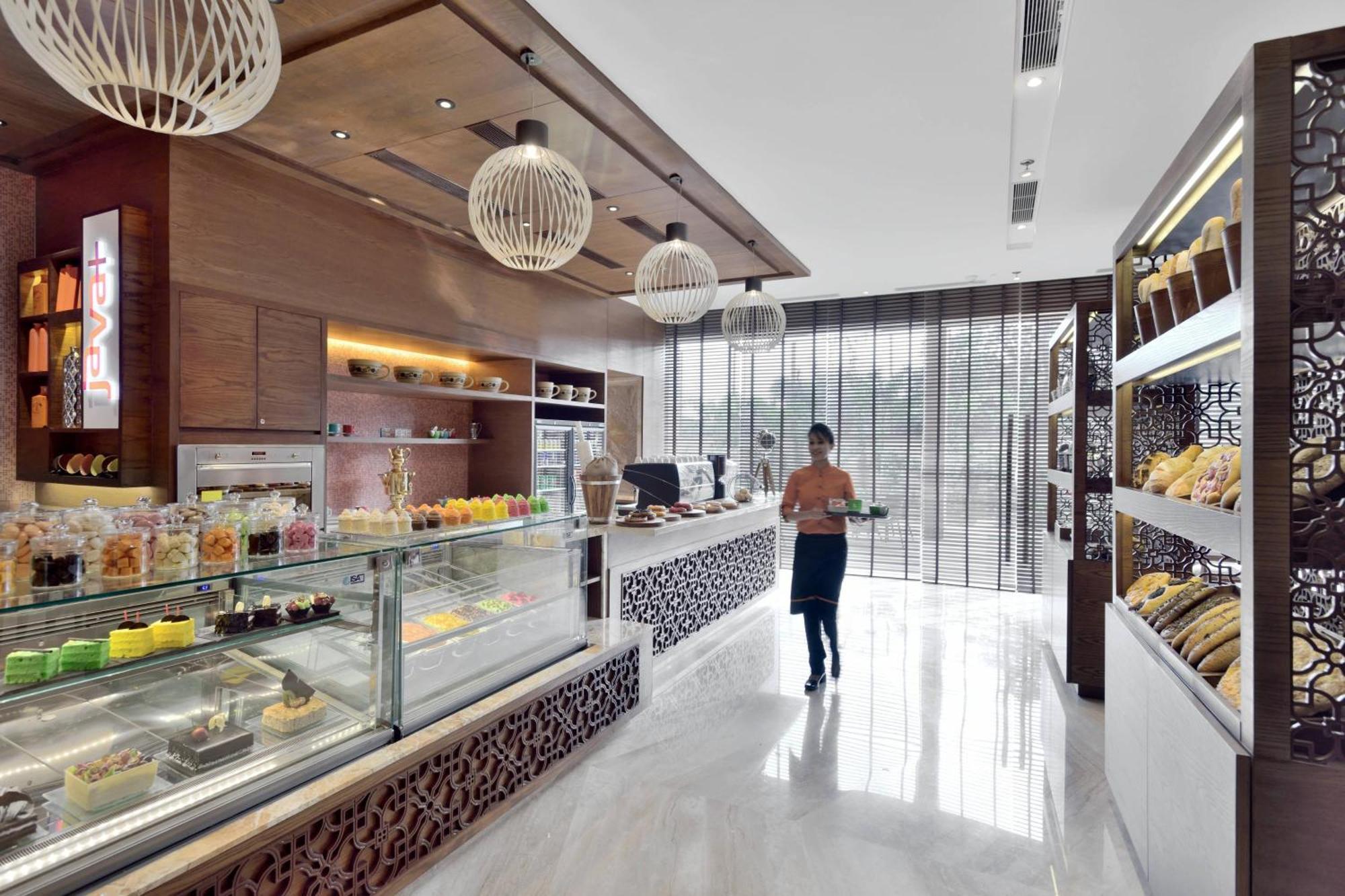 Отель Courtyard By Marriott Raipur Экстерьер фото